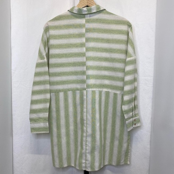 Travelling Chic Boutique green/cream stripe top - Picture 2 of 7